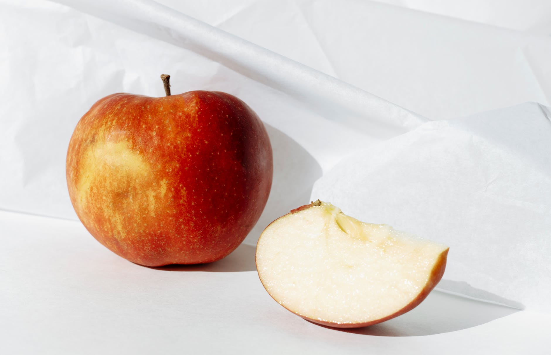 सेब खाने से पहले जाने सेब की तासीर कैसी होती है ?